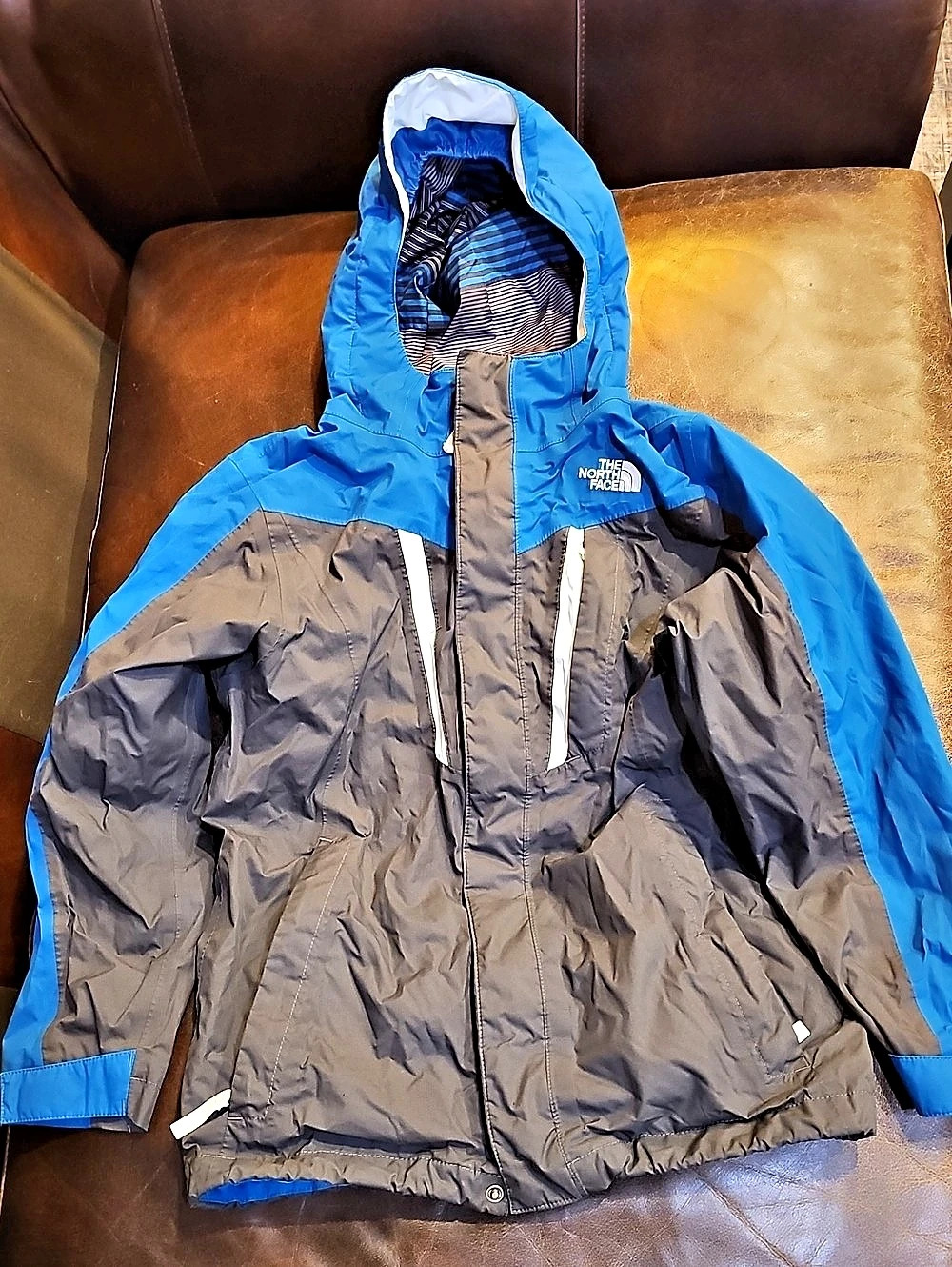 The North Face Kids Color Block Rain Jacket Size Medium